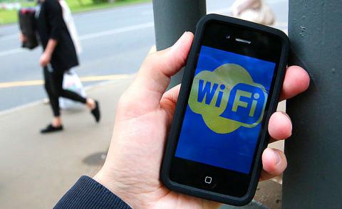 Wi-Fi по паспорту: россиян хотят ограничить в доступе к Интернет Wi-Fi по паспорту: россиян хотят ограничить в доступе к Интернет