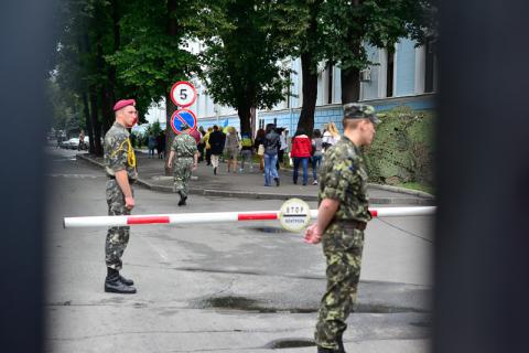 Митинги в поддержку украинских войск под Иловайском прошли в Киеве 28-30 августа 2014 года (ФОТО)