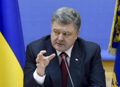 Порошенко предложил разработать "дорожную карту" предоставления автономии для Крыма Порошенко предложил разработать "дорожную карту" предоставления автономии для Крыма