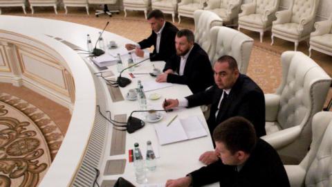 Контактная группа в Минске: Донбасс будет восстановлен Контактная группа в Минске: Донбасс будет восстановлен