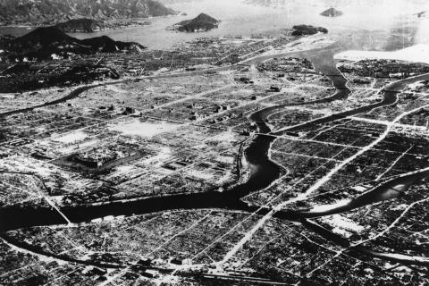 70 лет атомным разрушениям Хиросимы и Нагасаки: самолеты, бомбы и последствия авиаударов (ФОТО)