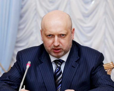 Турчинов рассекретил тайный указ Порошенко Турчинов рассекретил тайный указ Порошенко