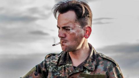 Военнослужащий отказался от боевых наград ради пленного товарища Военнослужащий отказался от боевых наград ради пленного товарища