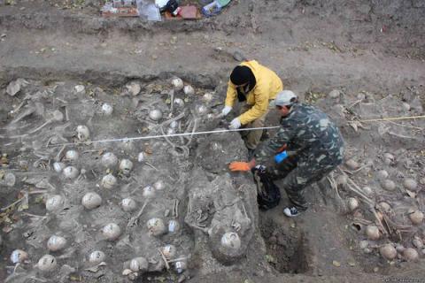 На Волыни проводится эксгумация польских солдат На Волыни проводится эксгумация польских солдат