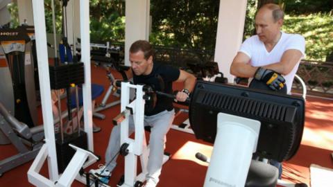 Путин и Медведев занимаются спортом вместе (ФОТО) Путин и Медведев занимаются спортом вместе (ФОТО)