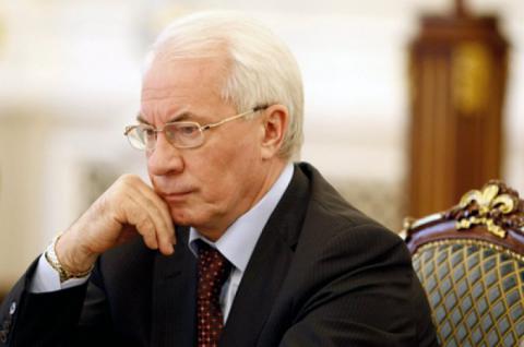 Азаров пишет книги и жалуется, что у него ничего не осталось Азаров пишет книги и жалуется, что у него ничего не осталось