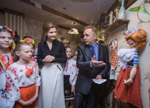 Супруга Президента Украины приняла участие в церемонии открытия проекта «Артисты-детям» (ФОТО) Супруга Президента Украины приняла участие в церемонии открытия проекта «Артисты-детям» (ФОТО)