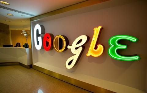 Google оштрафовали на 50 000 рублей за "чтение" писем россиянина Google оштрафовали на 50 000 рублей за "чтение" писем россиянина