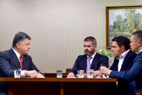 Порошенко обсудил с журналистами наболевшие вопросы (ФОТО)