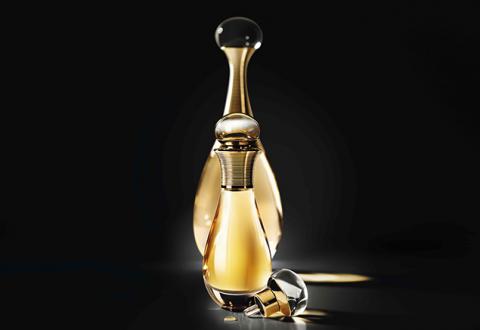 Переворот в парфюмерном искусстве: Dior выпустил аромат, подчеркивающий индивидуальность каждой женщины (ВИДЕО) Переворот в парфюмерном искусстве: Dior выпустил аромат, подчеркивающий индивидуальность каждой женщины (ВИДЕО)