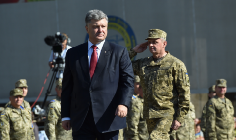 Петр Порошенко утвердил военную доктрину, называющую Россию военной угрозой