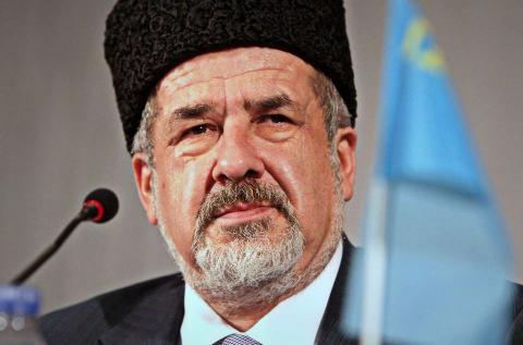 Чубаров знает, кто "крышует" теневую торговлю с Крымом Чубаров знает, кто "крышует" теневую торговлю с Крымом