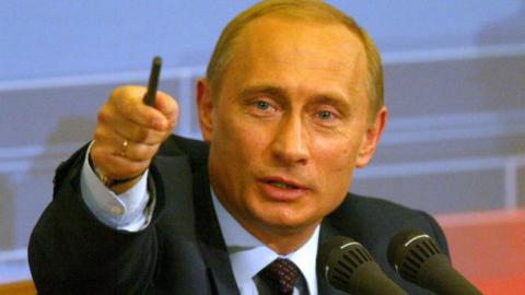 Путин отрицает участие военнослужащих из РФ в боевых операциях в Сирии Путин отрицает участие военнослужащих из РФ в боевых операциях в Сирии