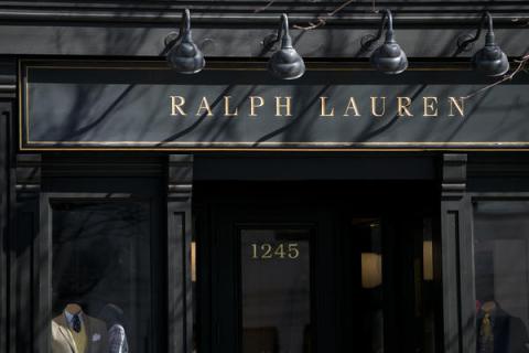 Модельер Ральф Лорен покидает руководящий пост в Ralph Lauren Corporation Модельер Ральф Лорен покидает руководящий пост в Ralph Lauren Corporation