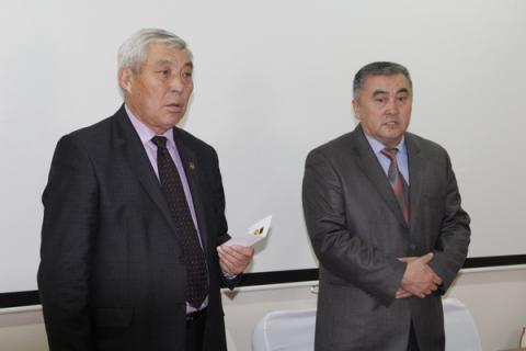 Выборы в парламент Киргизии проходят без нарушений - власти Выборы в парламент Киргизии проходят без нарушений - власти