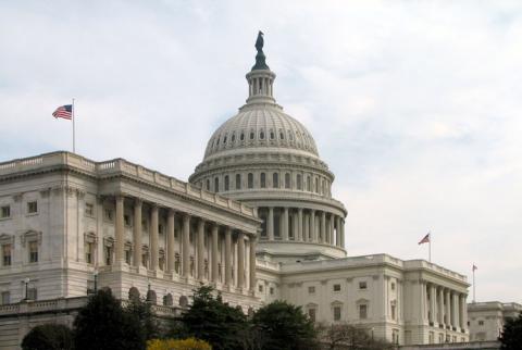 Власти США приняли законопроект о военной помощи Украине Власти США приняли законопроект о военной помощи Украине