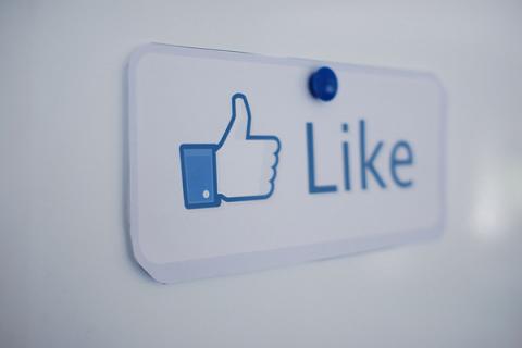 Facebook тестирует расширение возможностей кнопки «лайк» Facebook тестирует расширение возможностей кнопки «лайк»
