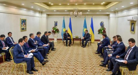 Порошенко обсудил с премьер-министром Казахстана вопрос поставки газа в Украину Порошенко обсудил с премьер-министром Казахстана вопрос поставки газа в Украину