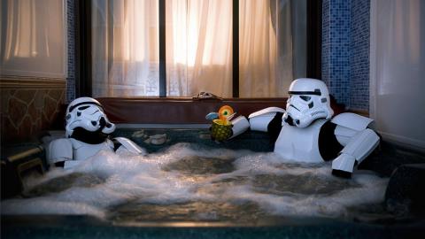 Один день из жизни имперских штурмовиков. Серия фотоснимков для фантов Star Wars (ФОТО) Один день из жизни имперских штурмовиков. Серия фотоснимков для фантов Star Wars (ФОТО)