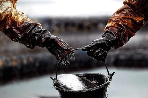 Нефть марки Brent обесценивается Нефть марки Brent обесценивается