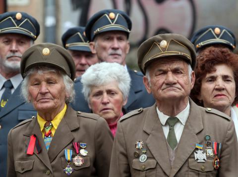 Сколько украинцев поддерживают ОУН-УПА? Сколько украинцев поддерживают ОУН-УПА?