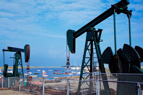 Сколько зарабатывает "Исламское Государство" с нефтяных месторождений Сирии и Ирана? Сколько зарабатывает "Исламское Государство" с нефтяных месторождений Сирии и Ирана?