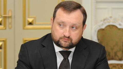 Арбузов, будучи при власти, разбрасывался миллионами Арбузов, будучи при власти, разбрасывался миллионами