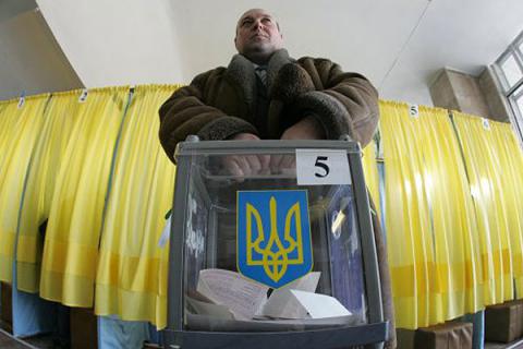 В горсовет Львова проходит семь партий В горсовет Львова проходит семь партий