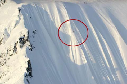 Лыжник выжил, упав с высоты 488 метров (ВИДЕО)