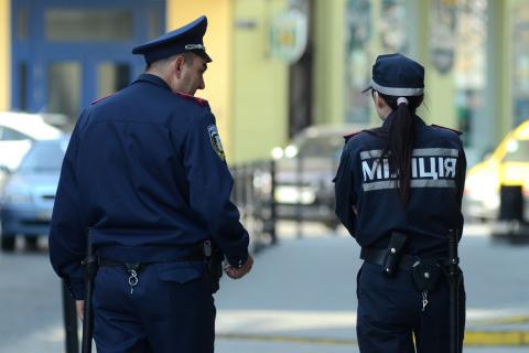 Тернополь и Полтава отправили в Донецк полицейских Тернополь и Полтава отправили в Донецк полицейских