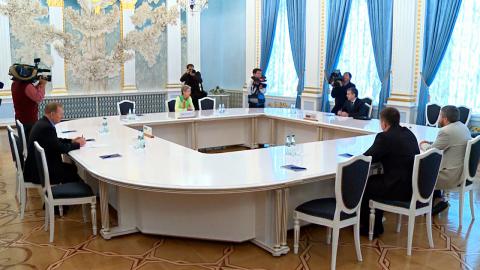 Украинская сторона в Минске требует полного прекращения боевых действий