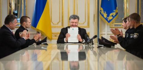 Подписан закон, который разрешает находиться иностранным военным в Украине Подписан закон, который разрешает находиться иностранным военным в Украине