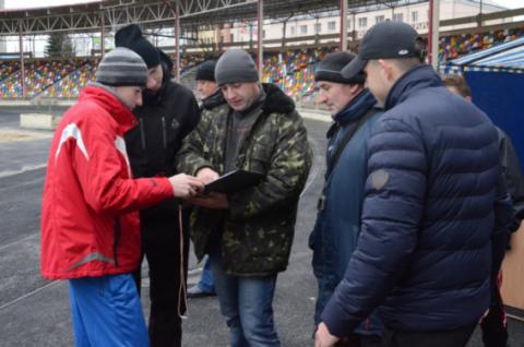 Как в Тернополе тренируют кандидатов у полицию (ФОТО) Как в Тернополе тренируют кандидатов у полицию (ФОТО)