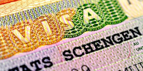 Исландия и Дания упрощают оформление шенгенских виз для украинцев