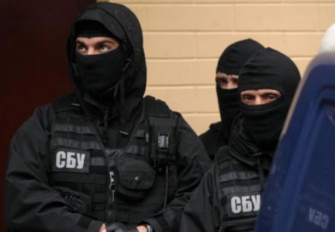 На Днепропетровщине силовики задержали полицейского-взяточника 