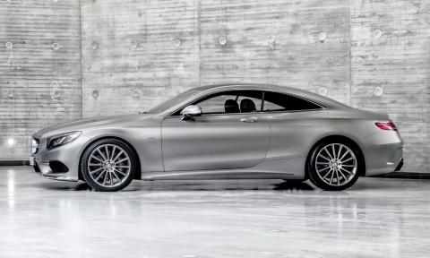 Mercedes-Benz представил обновленную версию своего купе S-Class (ФОТО)