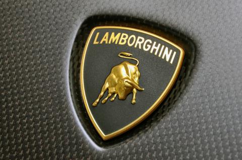 Lamborghini не будет создавать "заднеприводный" спорткар Aventador (ФОТО)