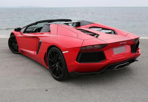 Lamborghini не будет создавать "заднеприводный" спорткар Aventador (ФОТО)