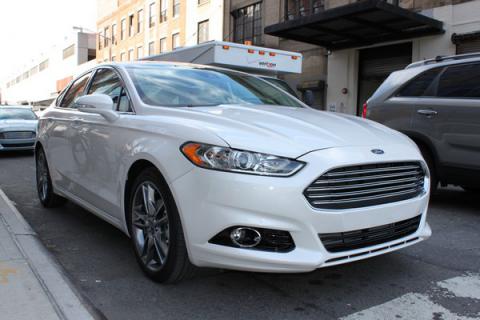 Ford Fusion Hybrid заметили в Калифорнии (ФОТО) Ford Fusion Hybrid заметили в Калифорнии (ФОТО)