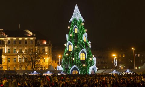 Самые шикарные новогодние елки мира (ФОТО)