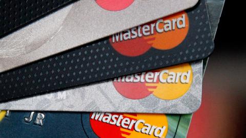 Пиреус банк перестал обслуживать MasterCard Пиреус банк перестал обслуживать MasterCard
