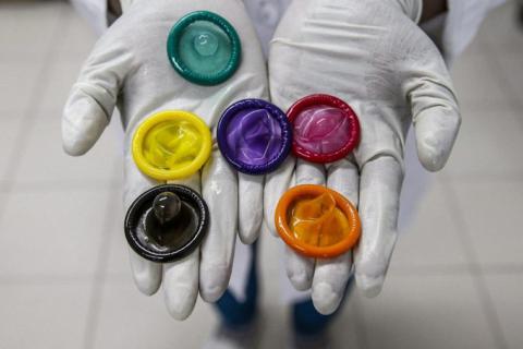 "Малайзийские ювелиры", или как в Азии делают презервативы (ФОТО)