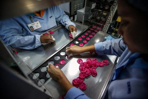 "Малайзийские ювелиры", или как в Азии делают презервативы (ФОТО)