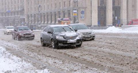 Киев активно борется со снегом и грязью (ФОТО, ВИДЕО) Киев активно борется со снегом и грязью (ФОТО, ВИДЕО)