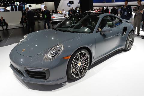 Компания Porsche занимается созданием гибридной версии спорткара 911(ФОТО)