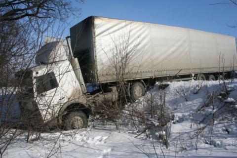 В Одессе перевернулась фура (ВИДЕО) В Одессе перевернулась фура (ВИДЕО)