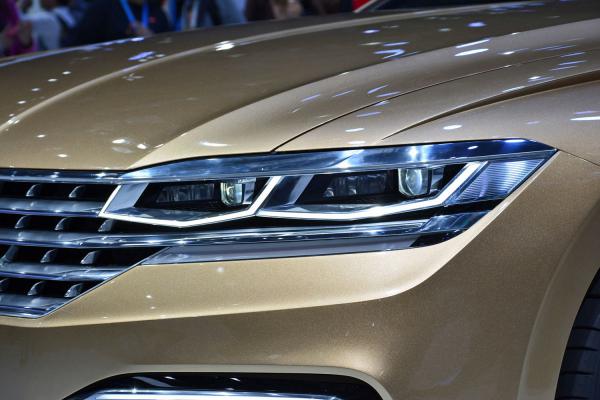 Концерн Volkswagen в Женеве покажет свой новый седан-купе (ФОТО)