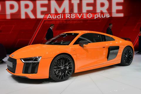 Audi R8 V10 plus. Немцы сняли рекламный ролик о своем суперкаре (ВИДЕО)