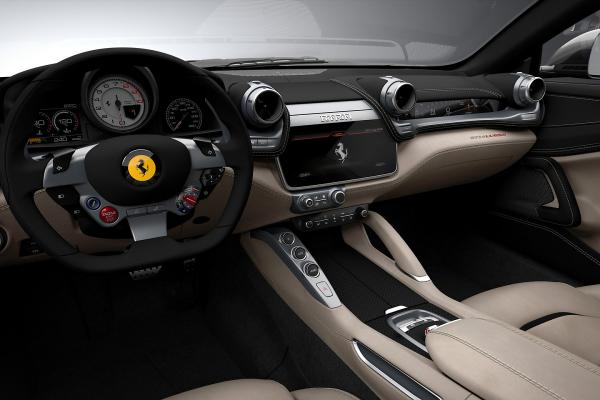 Ferrari GTC4 Lusso. Итальянцы готовы представить обновленный суперкар (ФОТО)