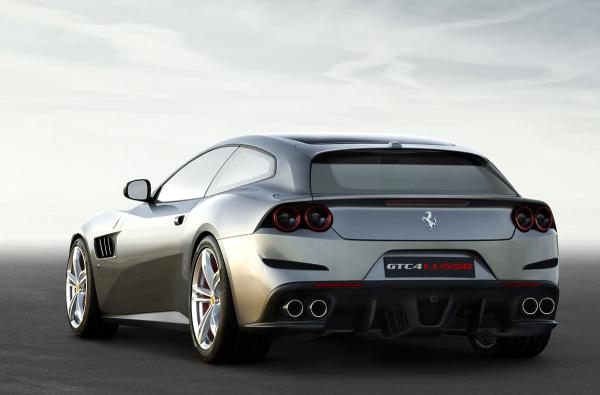 Ferrari GTC4 Lusso. Итальянцы готовы представить обновленный суперкар (ФОТО)